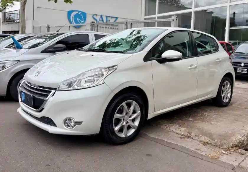 Peugeot 208  2014 - foto 1