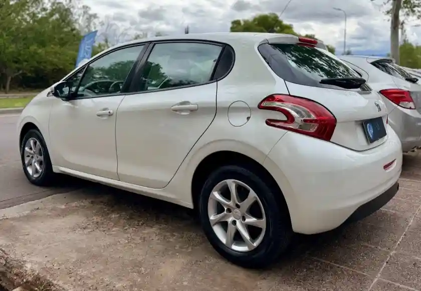 Peugeot 208  2014 - foto 4