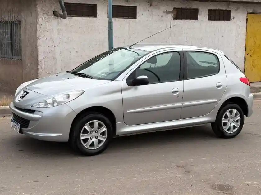Peugeot 207  2016 - foto 1