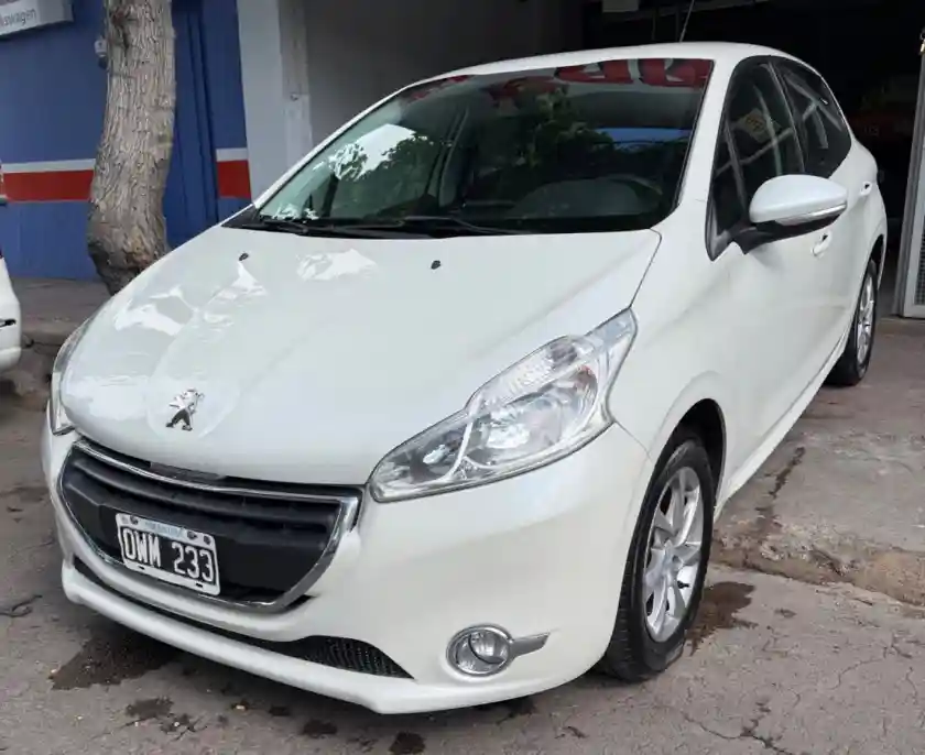 Peugeot 208  2015 - foto 1