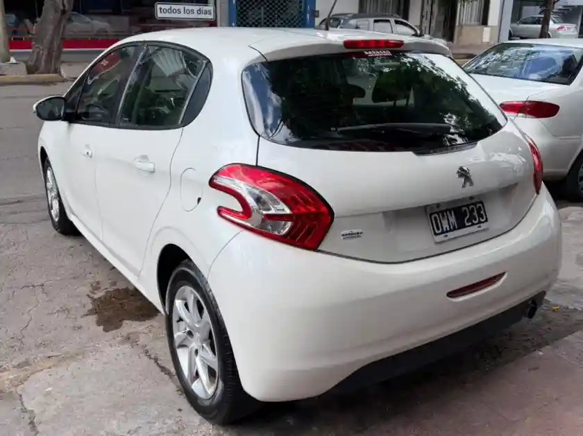 Peugeot 208  2015 - foto 3