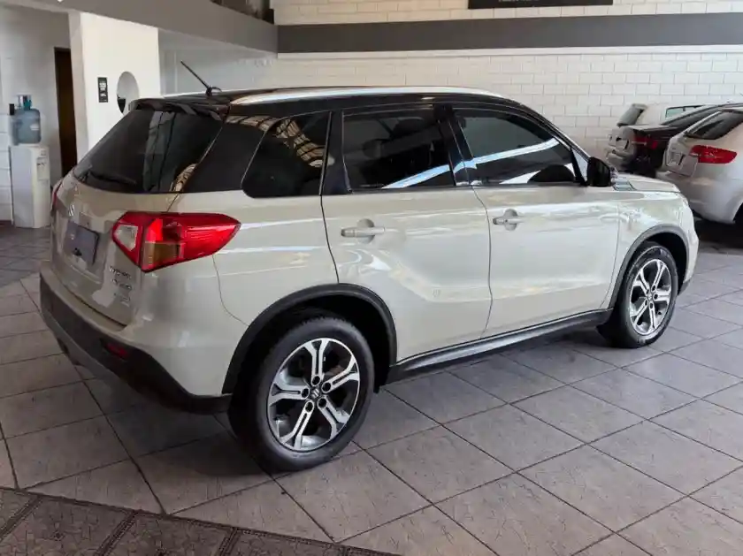 Suzuki Vitara  2017 - foto 3