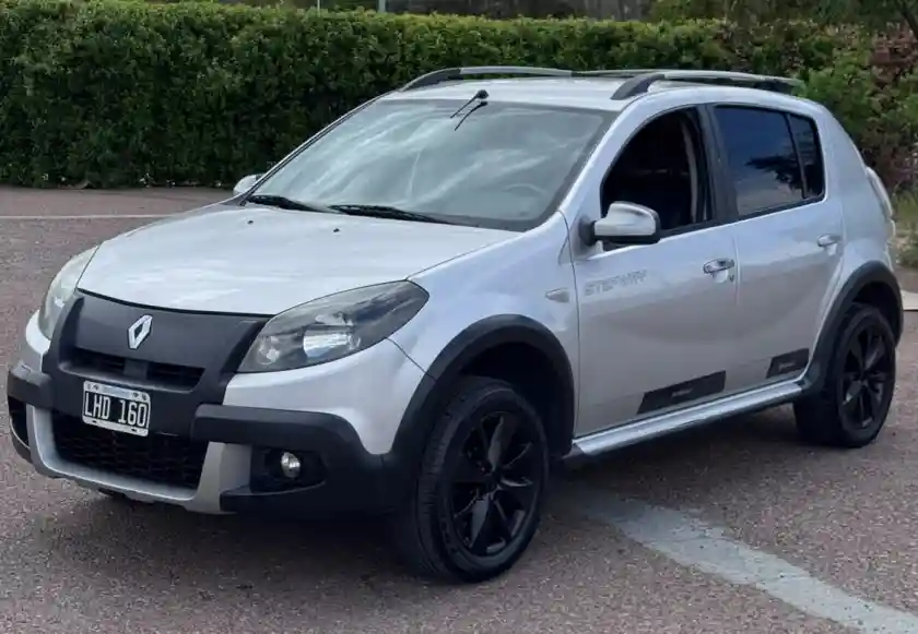 Renault Sandero  2012 - foto 1