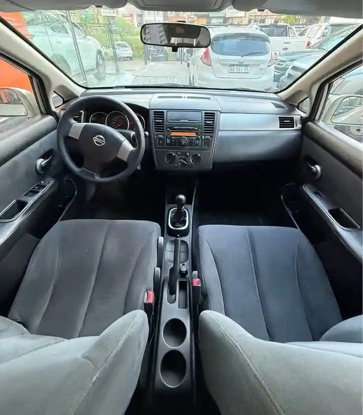 Nissan Tiida  2010 - foto 5