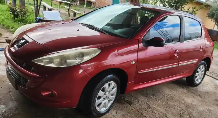 Peugeot 207  2012 - foto 1