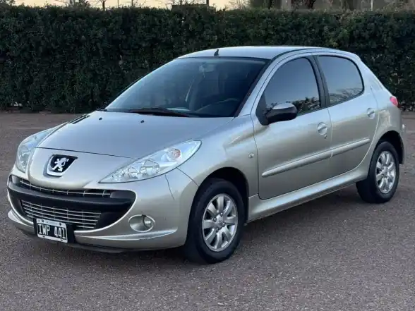 Peugeot 207  2010 - foto 1