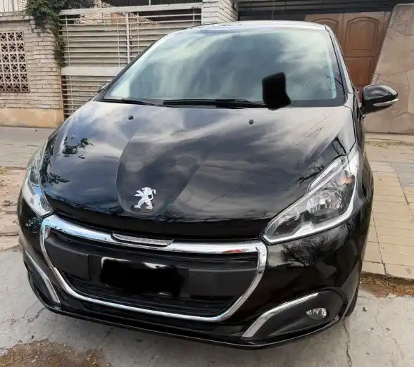 Peugeot 208  2014 - foto 1