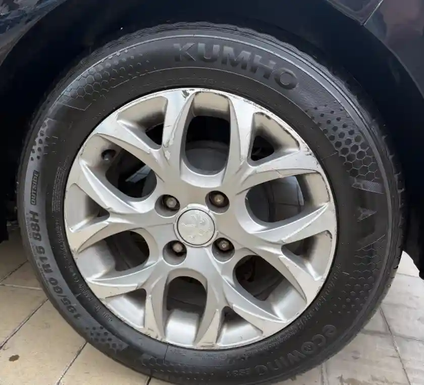 Peugeot 208  2014 - foto 3