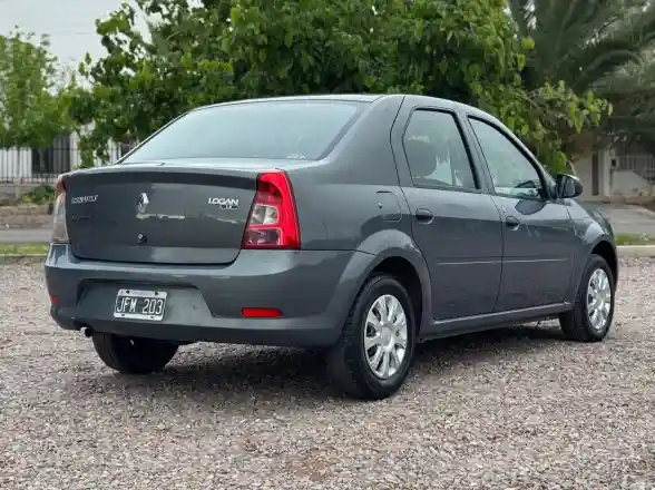 Renault Logan  2010 - foto 2