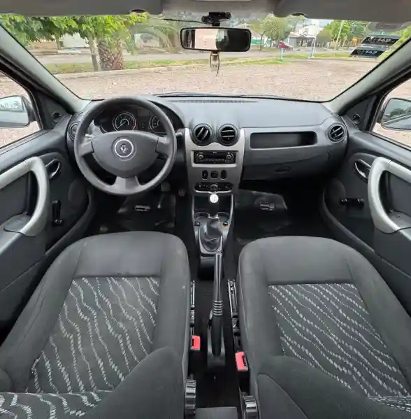 Renault Logan  2010 - foto 3