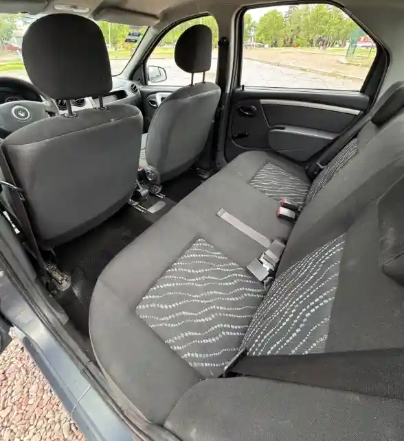 Renault Logan  2010 - foto 4