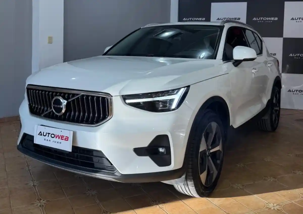 Volvo Xc 40  2024 - foto 1