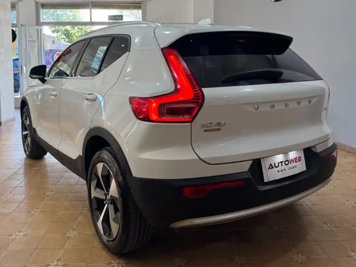 Volvo Xc 40  2024 - foto 3