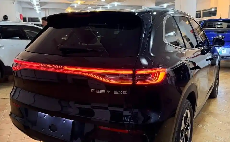 Geely Ex5  2026 - foto 4