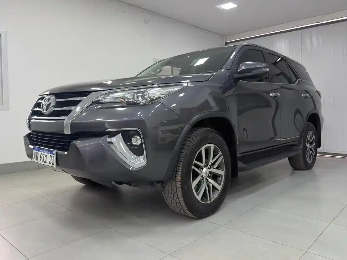 Toyota Hilux Sw4  2019 - foto 1