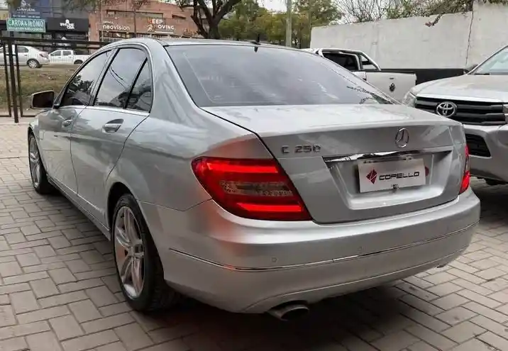 Mercedes-Benz Clase C  2012 - foto 3