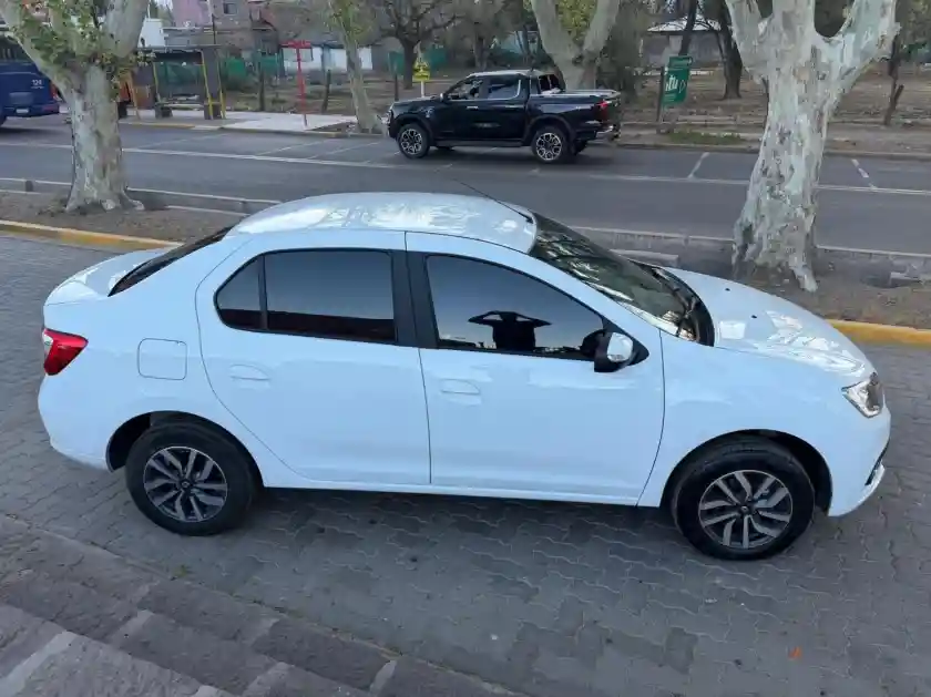 Renault Logan  2026 - foto 3