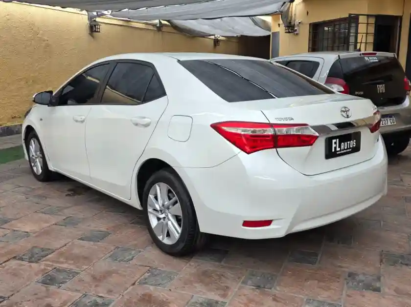 Toyota Corolla  2015 - foto 3