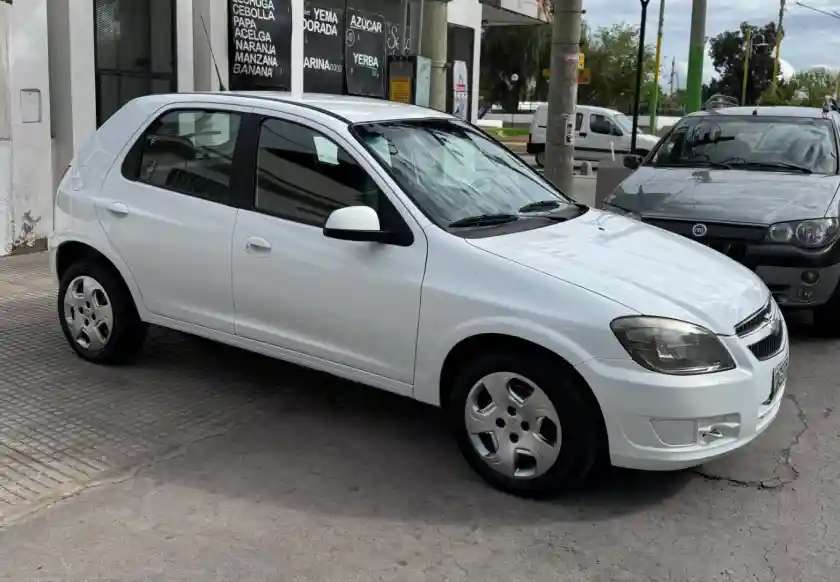 Chevrolet Celta  2013 - foto 2
