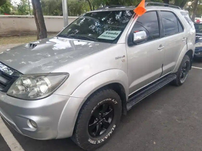 Toyota Hilux Sw4  2006 - foto 1