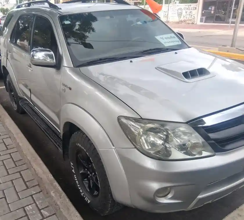 Toyota Hilux Sw4  2006 - foto 2