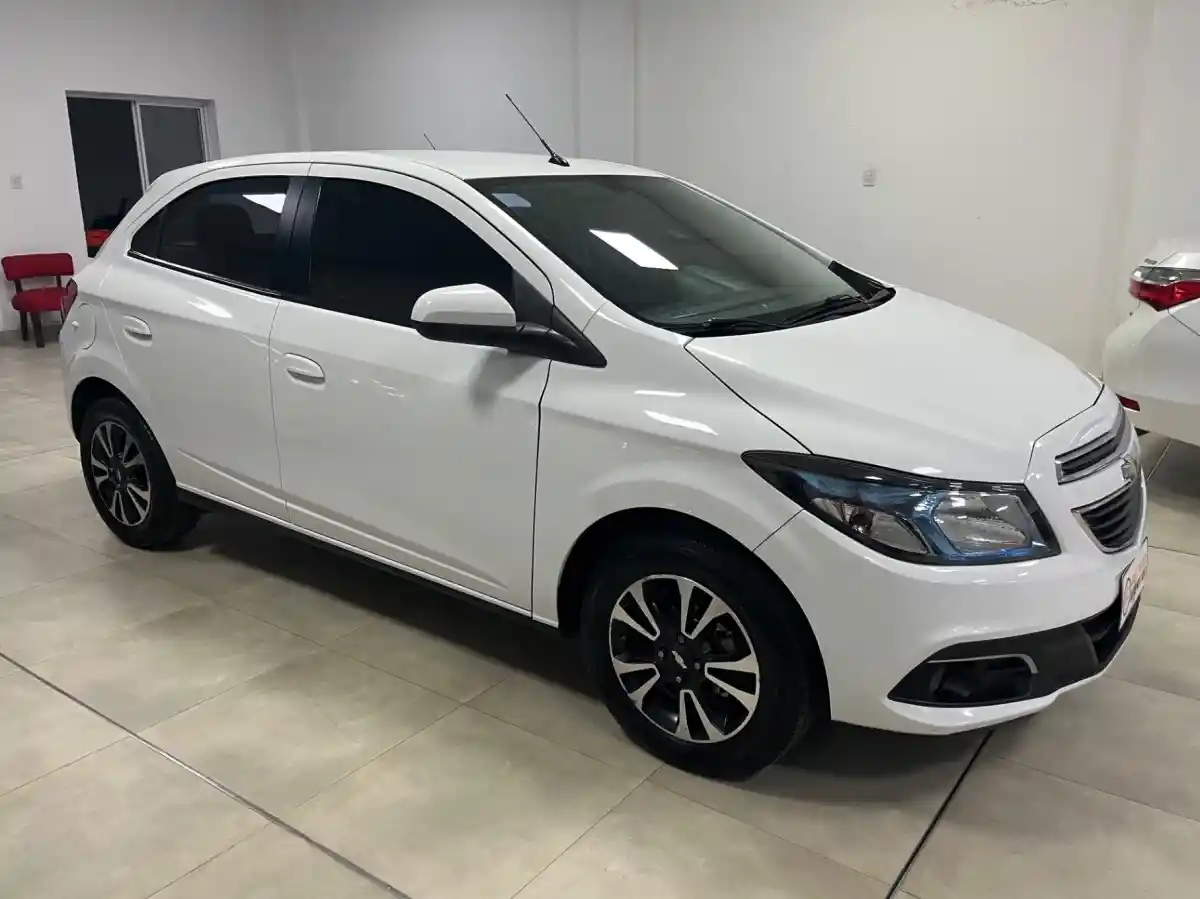 Chevrolet Onix  2013 - foto 2