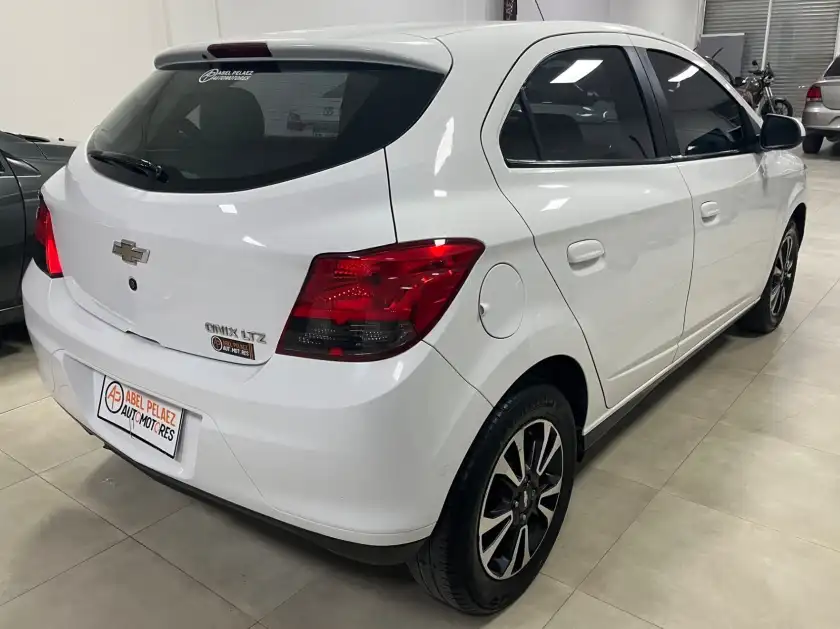 Chevrolet Onix  2013 - foto 4