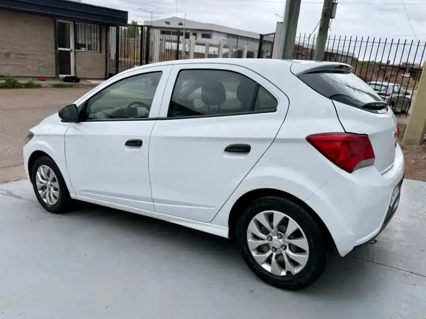 Chevrolet Onix  2017 - foto 3