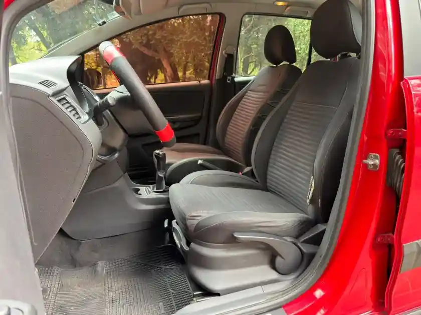 Volkswagen Suran  2013 - foto 3