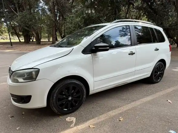 Volkswagen Suran  2010 - foto 1