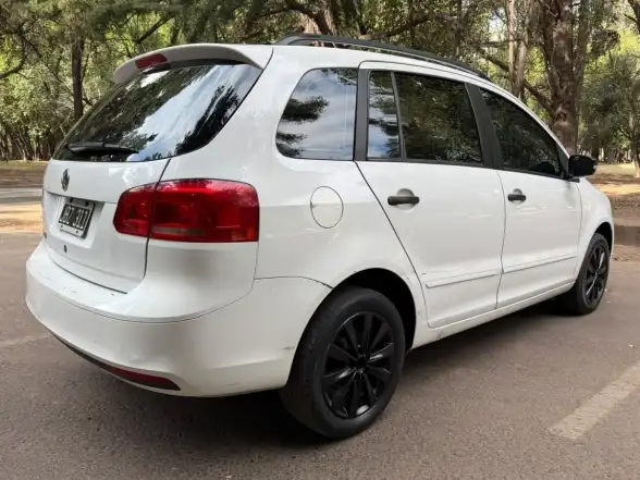 Volkswagen Suran  2010 - foto 2