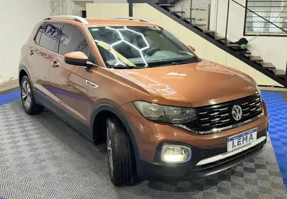 Volkswagen T-Cross  2020 - foto 1