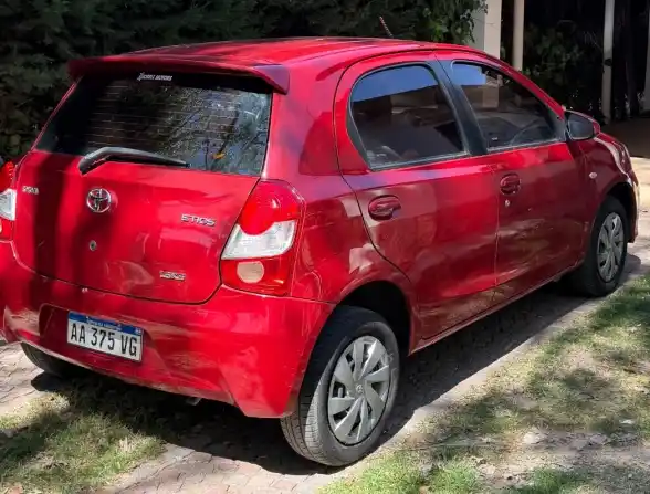 Toyota Etios  2016 - foto 3