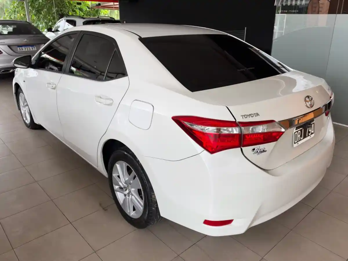 Toyota Corolla  2015 - foto 3