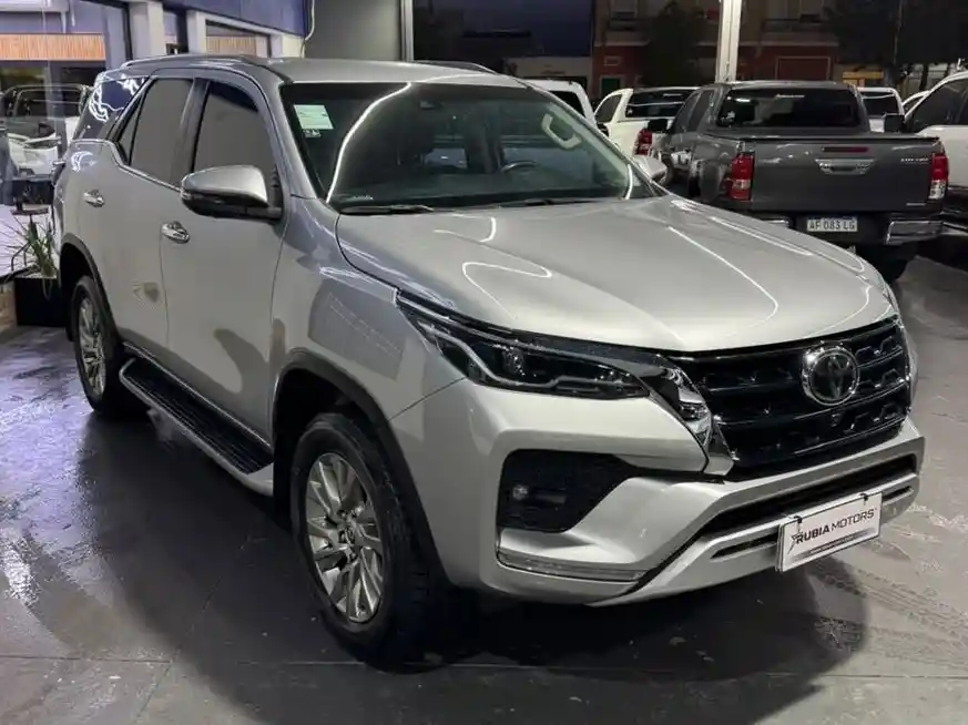 Toyota Hilux Sw4  2023 - foto 2