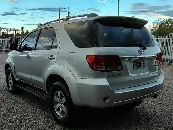 Toyota Hilux Sw4  2007 - foto 3