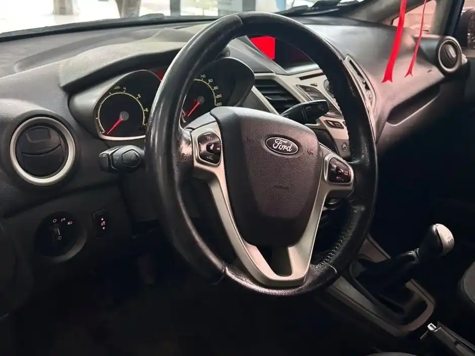 Ford Fiesta Kd  2012 - foto 5