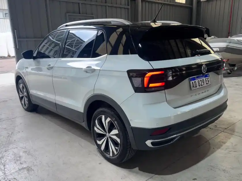 Volkswagen T-Cross  2019 - foto 2