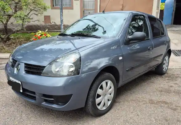Renault Clio  2010 - foto 1