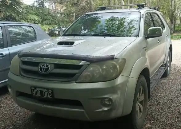 Toyota Hilux SW4 2008 - foto 1