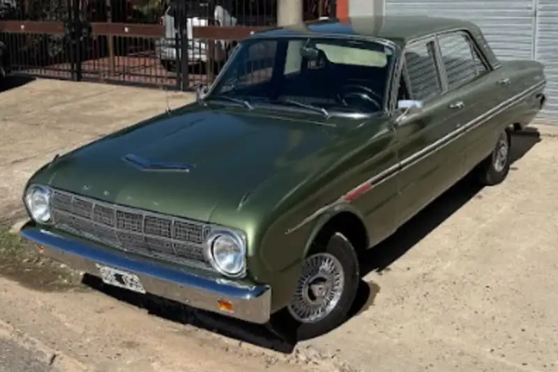 Ford Falcon Deluxe 1967 - foto 1