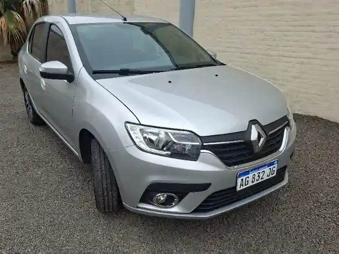 RENAULT LOGAN 2024 - foto 1