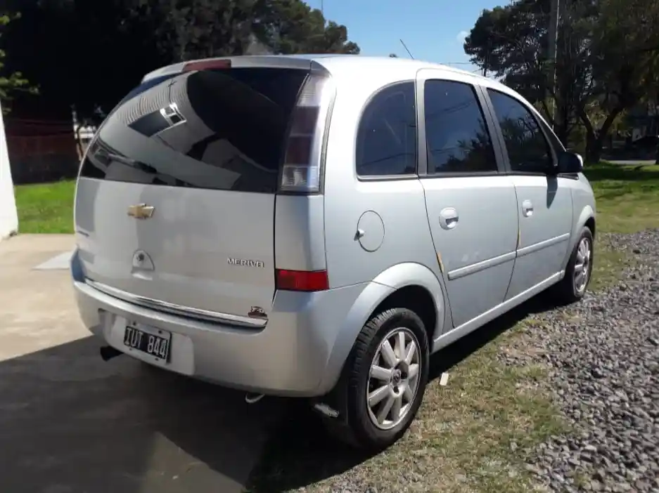 Chevrolet Meriva Gls 1,8 Sohc 2010 - foto 2