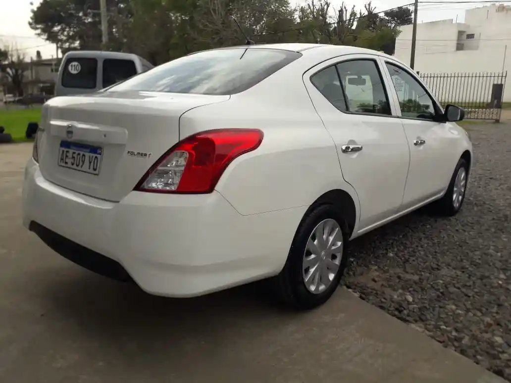 Nissan Versa V-Drive Mt (C) 2020 - foto 2