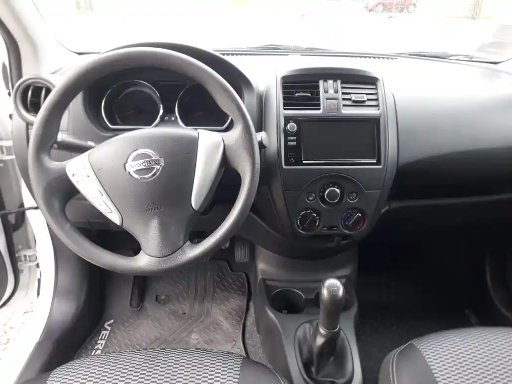 Nissan Versa V-Drive Mt (C) 2020 - foto 3