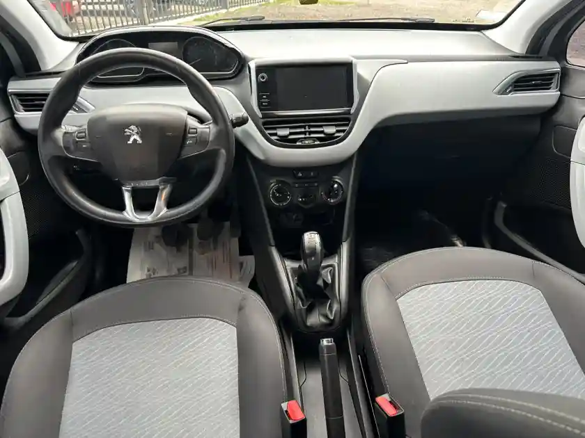 Peugeot 208 Allure 1,5 N Touchscreen 2016 - foto 4