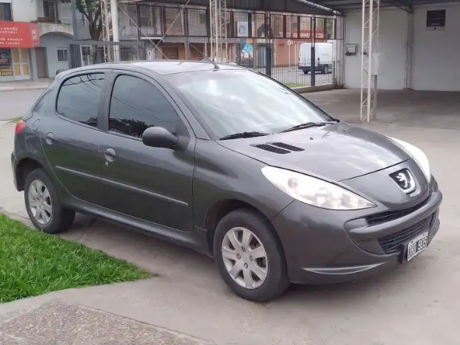 PEUGEOT 207 2014 - foto 1