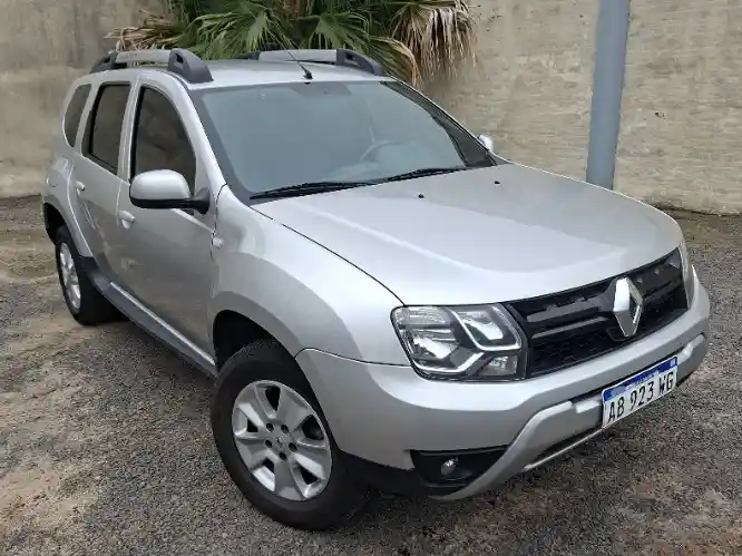 RENAULT DUSTER 2017 - foto 1