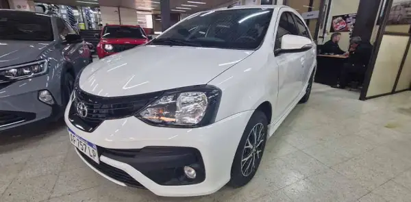 TOYOTA Etios 2023 - foto 1