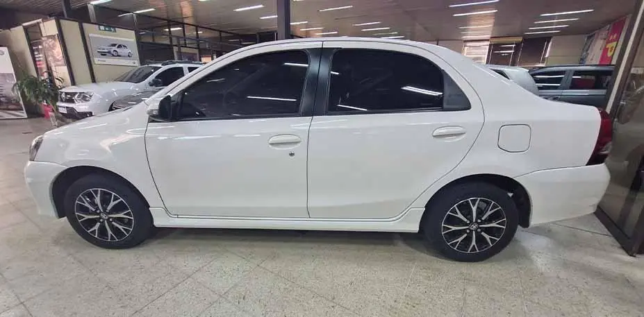 Toyota Etios 1.5 4 Ptas Xls Pack 4At 2023 - foto 2